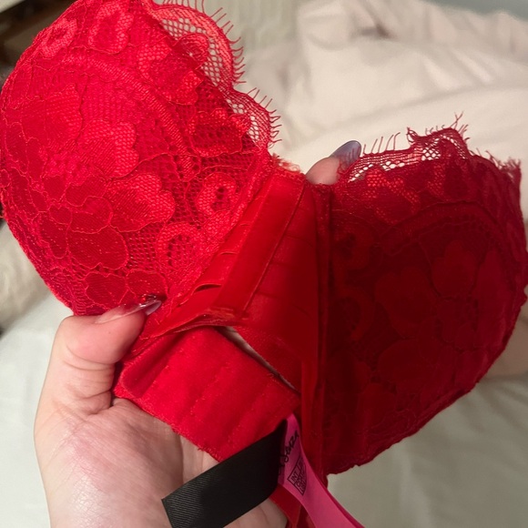 SEXY RED PUSH UP BRA - Picture 4 of 6